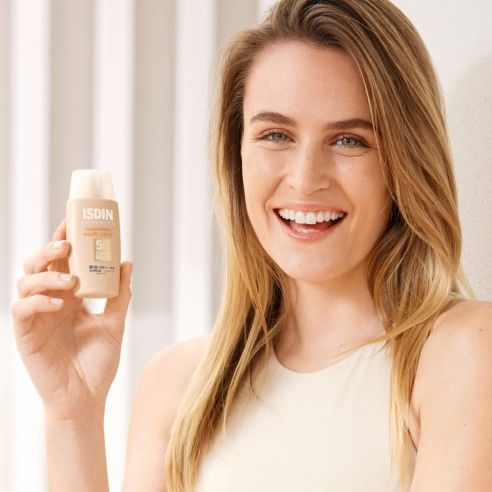 Isdin Fusion Water Magic Color Light...